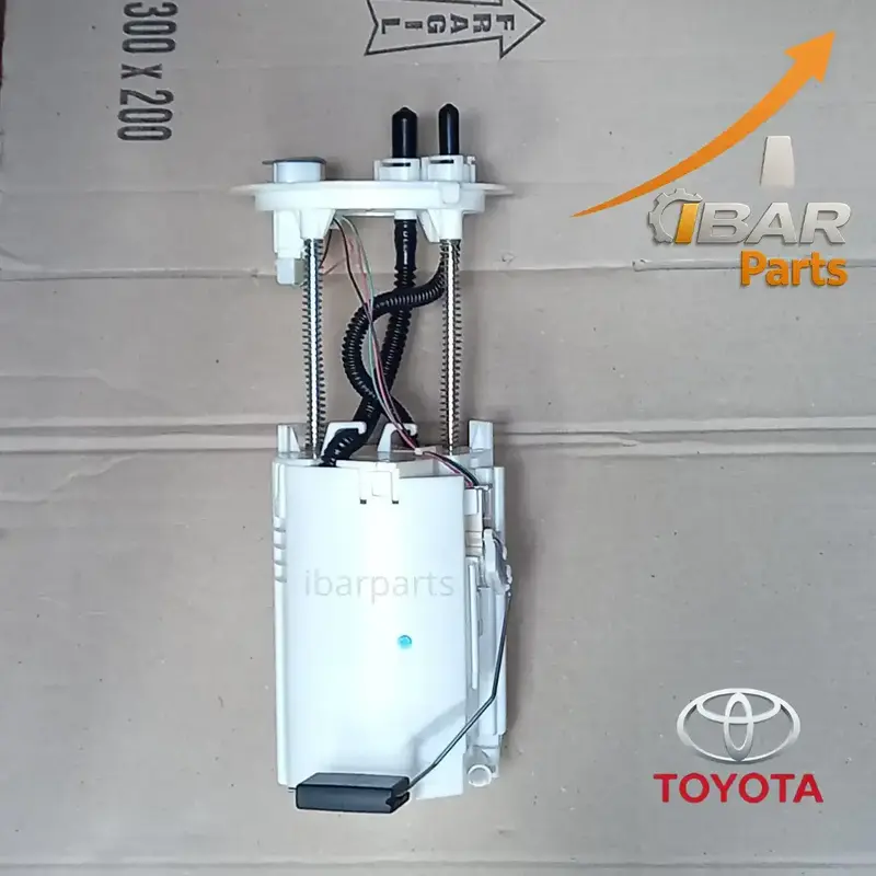 Base del vaso del modulo Denso Hilux 2.4-2.8L Diesel mostrando ancho de 110mm y material POM 3. Incluye pre-filtro de malla y rejilla de succion optimizada para combustible diesel de bajo contenido de azufre.