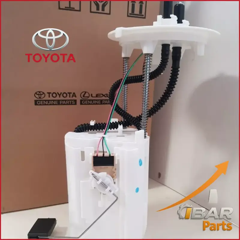 Vista superior tapa modulo Denso Hilux 2.8L mostrando conector electrico 5 terminales y 2 picos de conexion para tuberias. Diseno especifico para sistema Common Rail Toyota. Sin regulador de presion integrado.